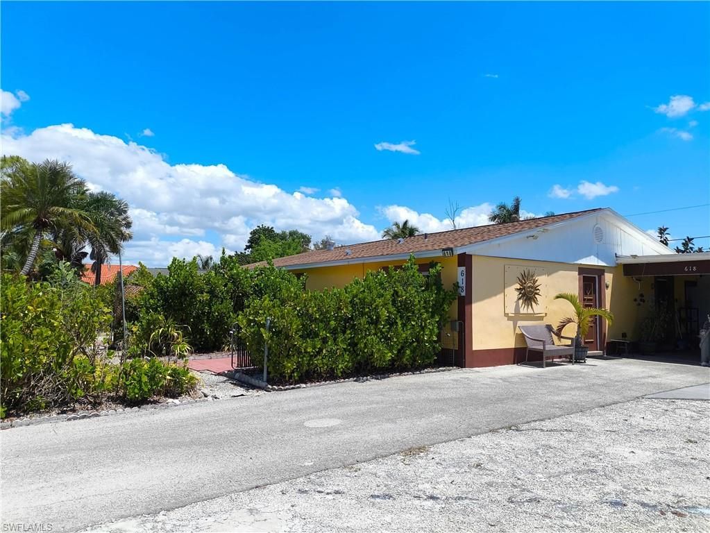 618 107th AVE N, NAPLES, FL 34108 — exterior