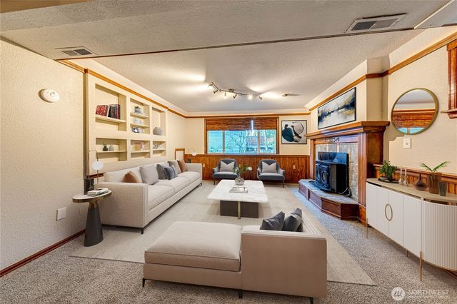 11630 NE 74th Street, Kirkland, WA 98033