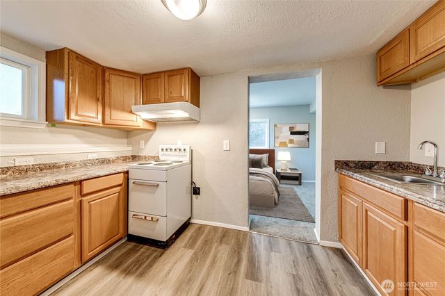 11630 NE 74th Street, Kirkland, WA 98033