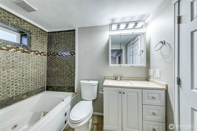 11630 NE 74th Street, Kirkland, WA 98033