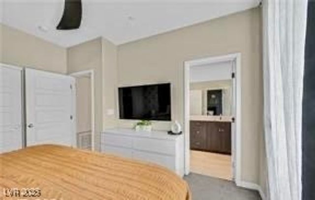 11258 Essence Point Avenue 211, Las Vegas, NV 89135