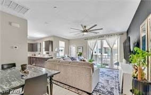 11258 Essence Point Avenue 211, Las Vegas, NV 89135