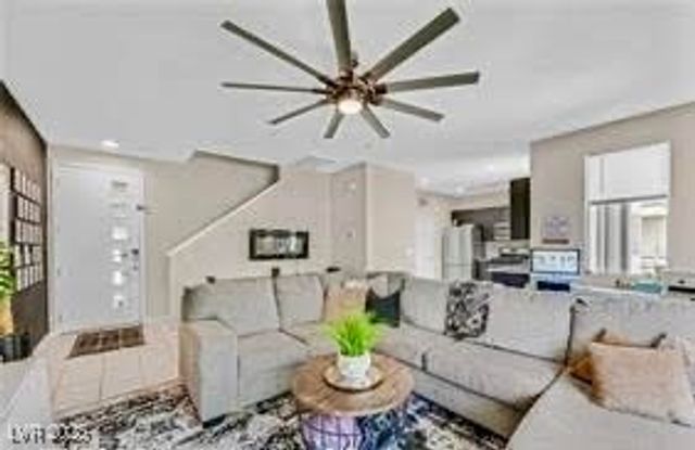 11258 Essence Point Avenue 211, Las Vegas, NV 89135