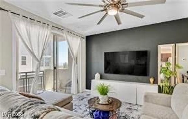 11258 Essence Point Avenue 211, Las Vegas, NV 89135