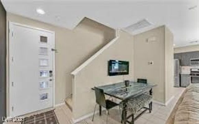 11258 Essence Point Avenue 211, Las Vegas, NV 89135