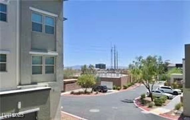 11258 Essence Point Avenue 211, Las Vegas, NV 89135