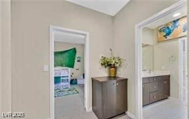 11258 Essence Point Avenue 211, Las Vegas, NV 89135