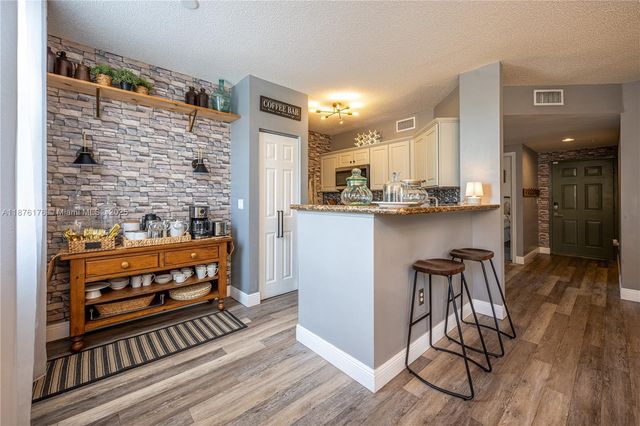 11780 Saint Andrews Pl 208, Wellington, FL 33414