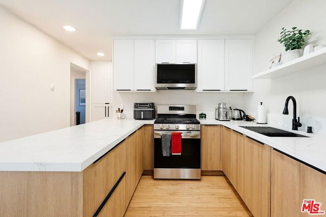 1940 N Highland Avenue Ph76, Los Angeles, CA 90068