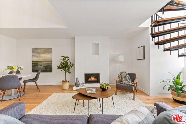 1940 N Highland Avenue Ph76, Los Angeles, CA 90068