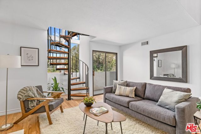 1940 N Highland Avenue Ph76, Los Angeles, CA 90068