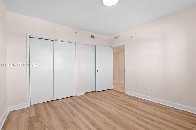 15051 Royal Oaks Ln 2103, North Miami, FL 33181