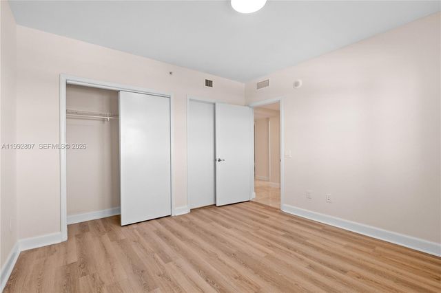 15051 Royal Oaks Ln 2103, North Miami, FL 33181