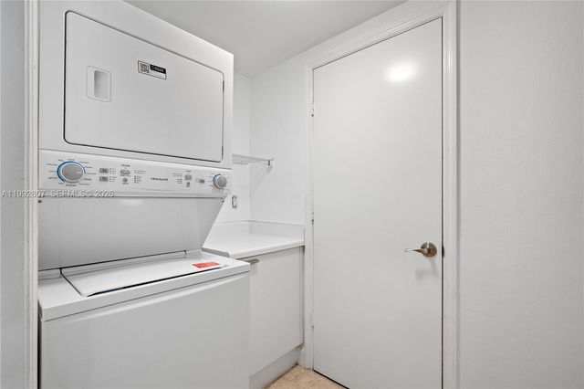 15051 Royal Oaks Ln 2103, North Miami, FL 33181