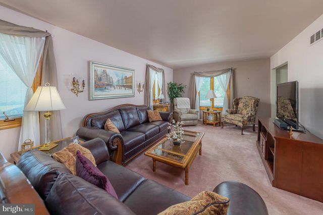 400 OVERBROOK AVE, Glassboro, NJ 08028