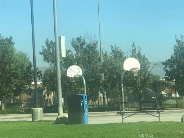 10939 Hardy Pecan Court, Fontana, CA 92337