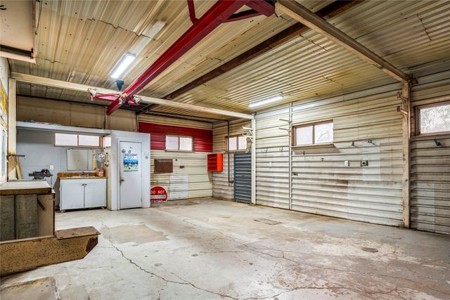 2611 W Amherst Avenue, Dallas, TX 75235