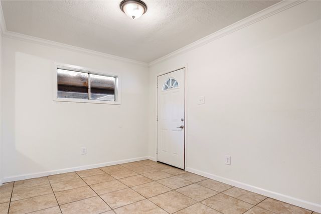 2611 W Amherst Avenue, Dallas, TX 75235