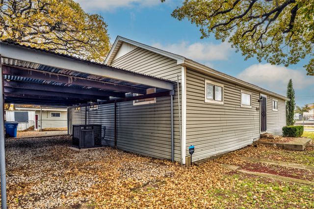 2611 W Amherst Avenue, Dallas, TX 75235