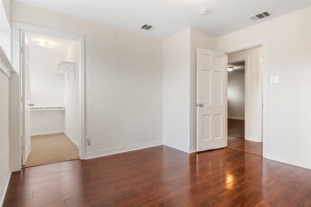 2611 W Amherst Avenue, Dallas, TX 75235