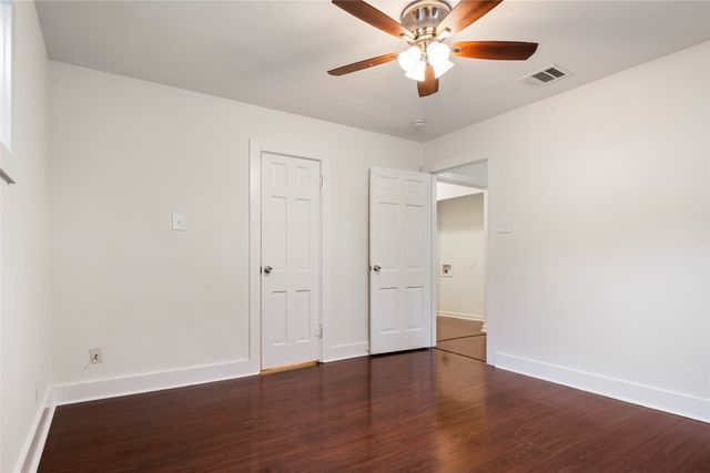 2611 W Amherst Avenue, Dallas, TX 75235