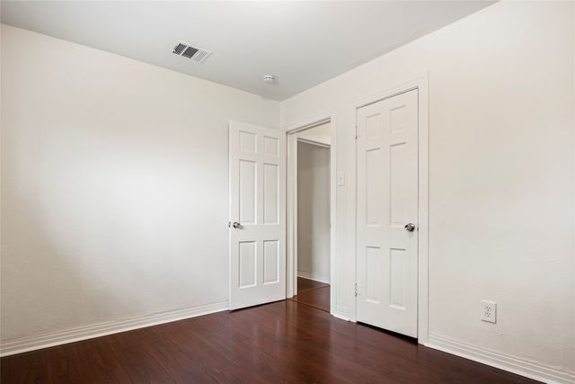 2611 W Amherst Avenue, Dallas, TX 75235