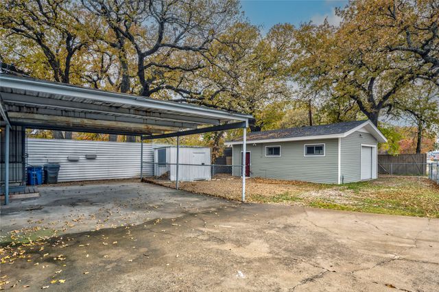 2611 W Amherst Avenue, Dallas, TX 75235