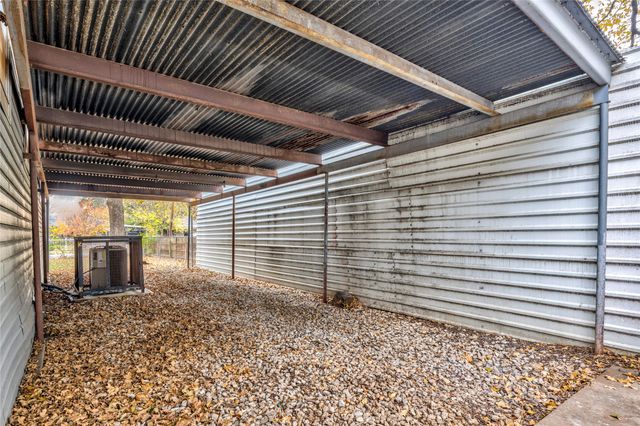 2611 W Amherst Avenue, Dallas, TX 75235