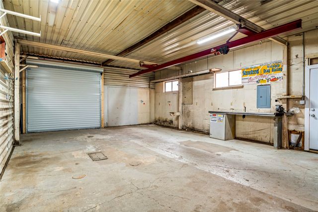 2611 W Amherst Avenue, Dallas, TX 75235