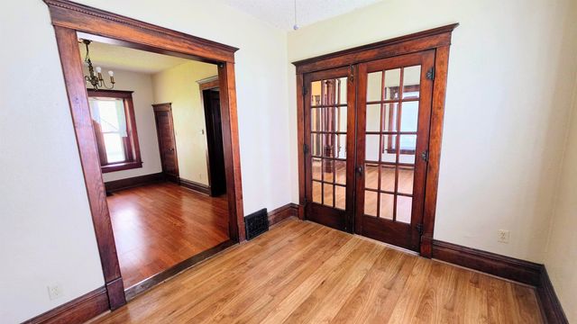 415 Cutler, Waterloo, IA 50703