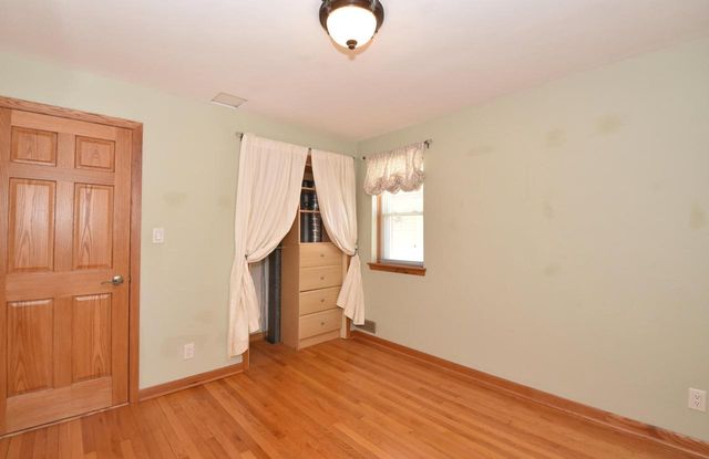 2500 116th STREET, Wauwatosa, WI 53226