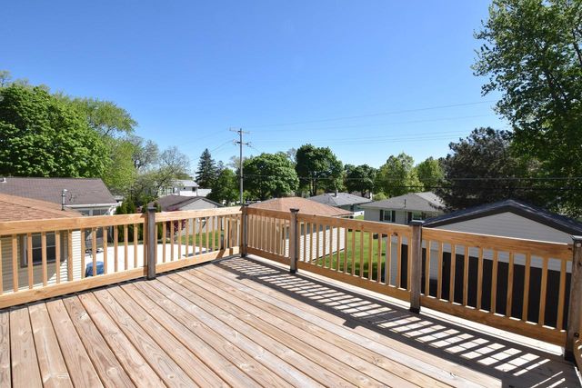 2500 116th STREET, Wauwatosa, WI 53226