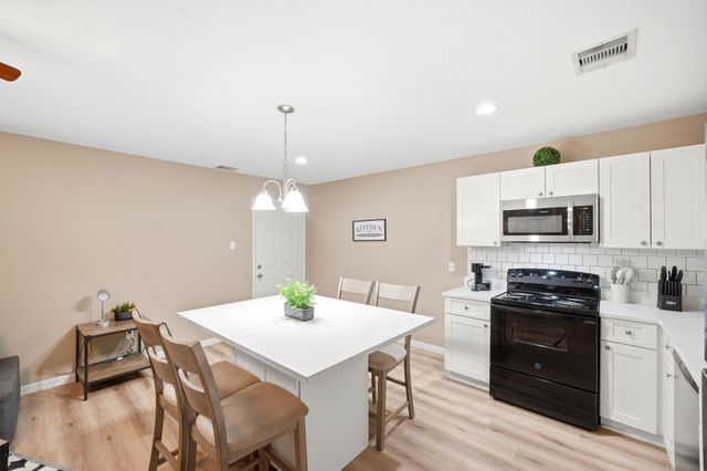 8206 Bassett Street A, Houston, TX 77051