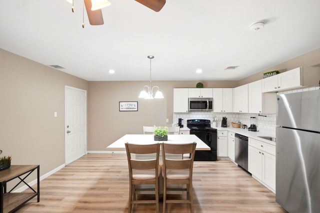 8206 Bassett Street A, Houston, TX 77051