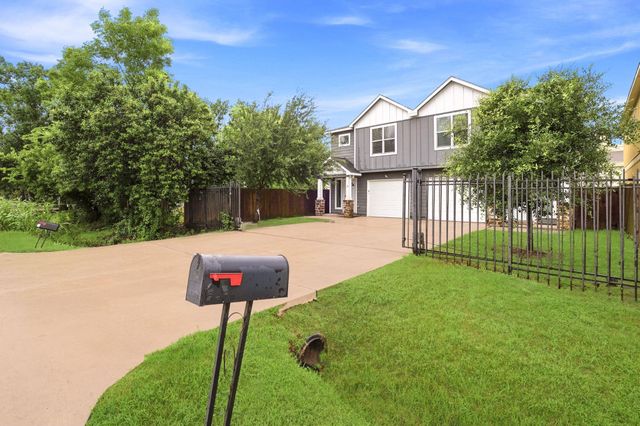 8206 Bassett Street A, Houston, TX 77051