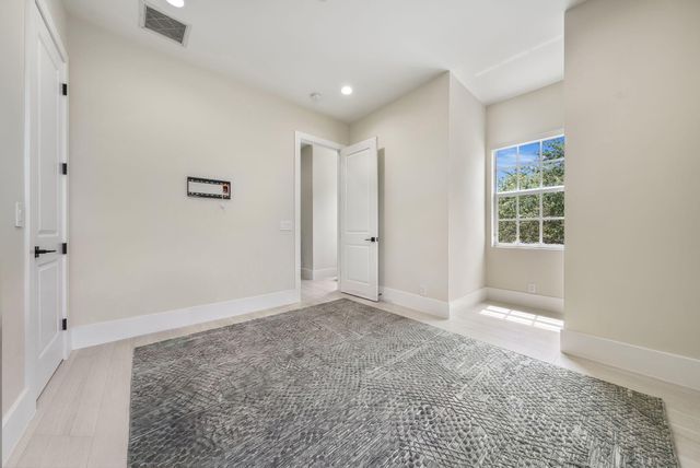 4762 VILLAGE Way, Davie, FL 33314