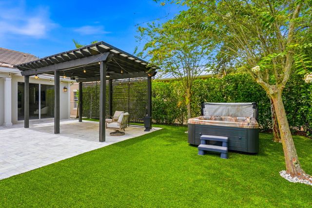 4762 VILLAGE Way, Davie, FL 33314