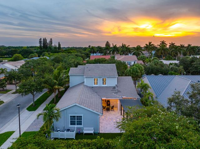 4762 VILLAGE Way, Davie, FL 33314