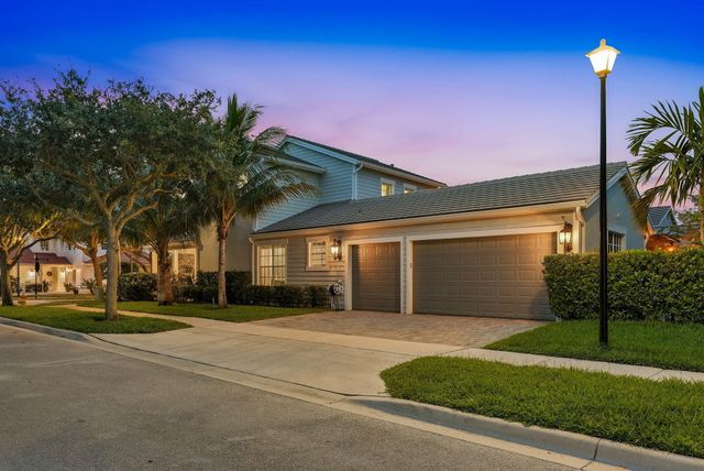 4762 VILLAGE Way, Davie, FL 33314