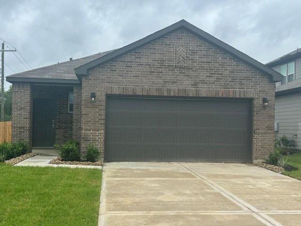 11605 Whirlaway Drive, Willis, TX 77318