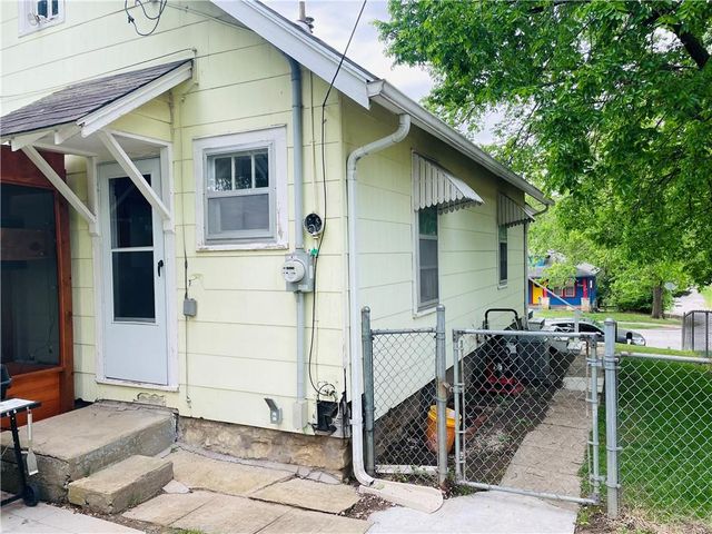 1124 Spruce Street, Leavenworth, KS 66048