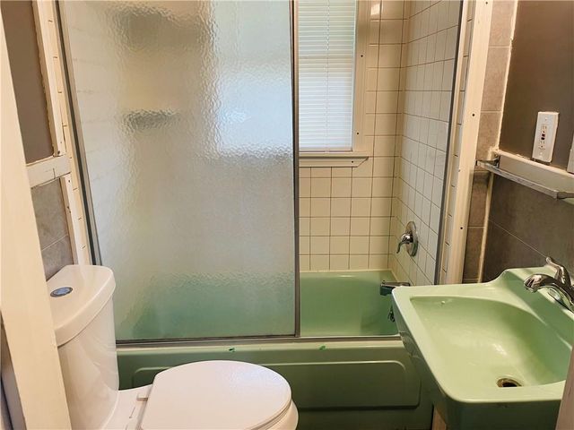 1124 Spruce Street, Leavenworth, KS 66048