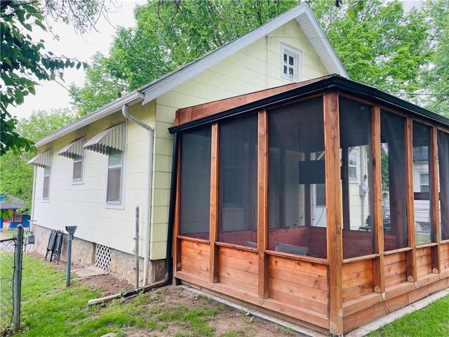 1124 Spruce Street, Leavenworth, KS 66048