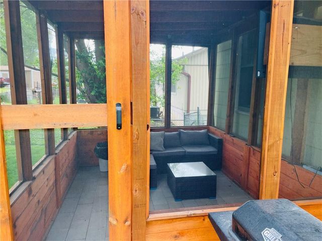 1124 Spruce Street, Leavenworth, KS 66048
