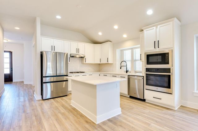 122 Biscayne Bay BND, Kyle, TX 78640