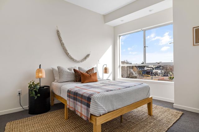 6465 San Pablo Ave 306, Oakland, CA 94608