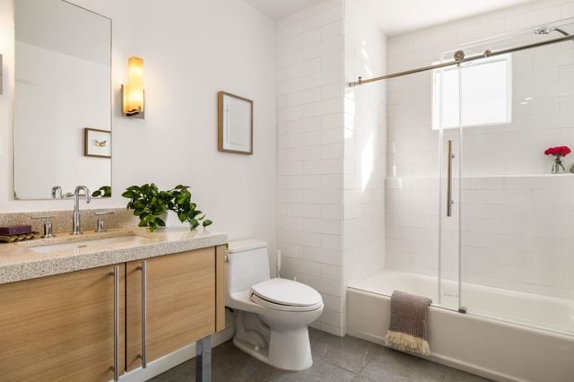 6465 San Pablo Ave 306, Oakland, CA 94608