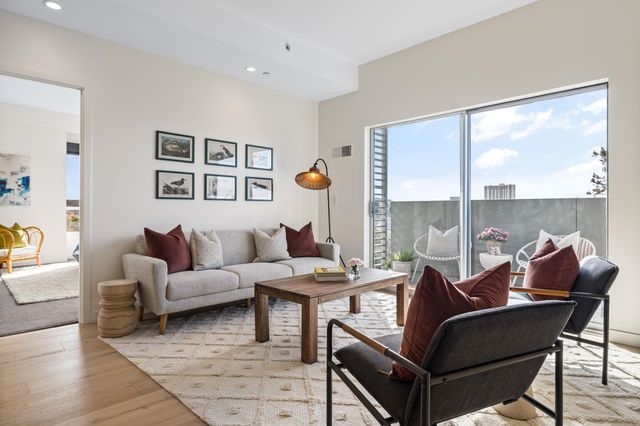 6465 San Pablo Ave 306, Oakland, CA 94608