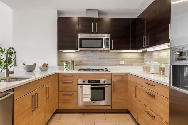 6465 San Pablo Ave 306, Oakland, CA 94608