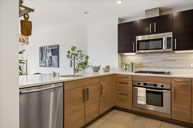 6465 San Pablo Ave 306, Oakland, CA 94608